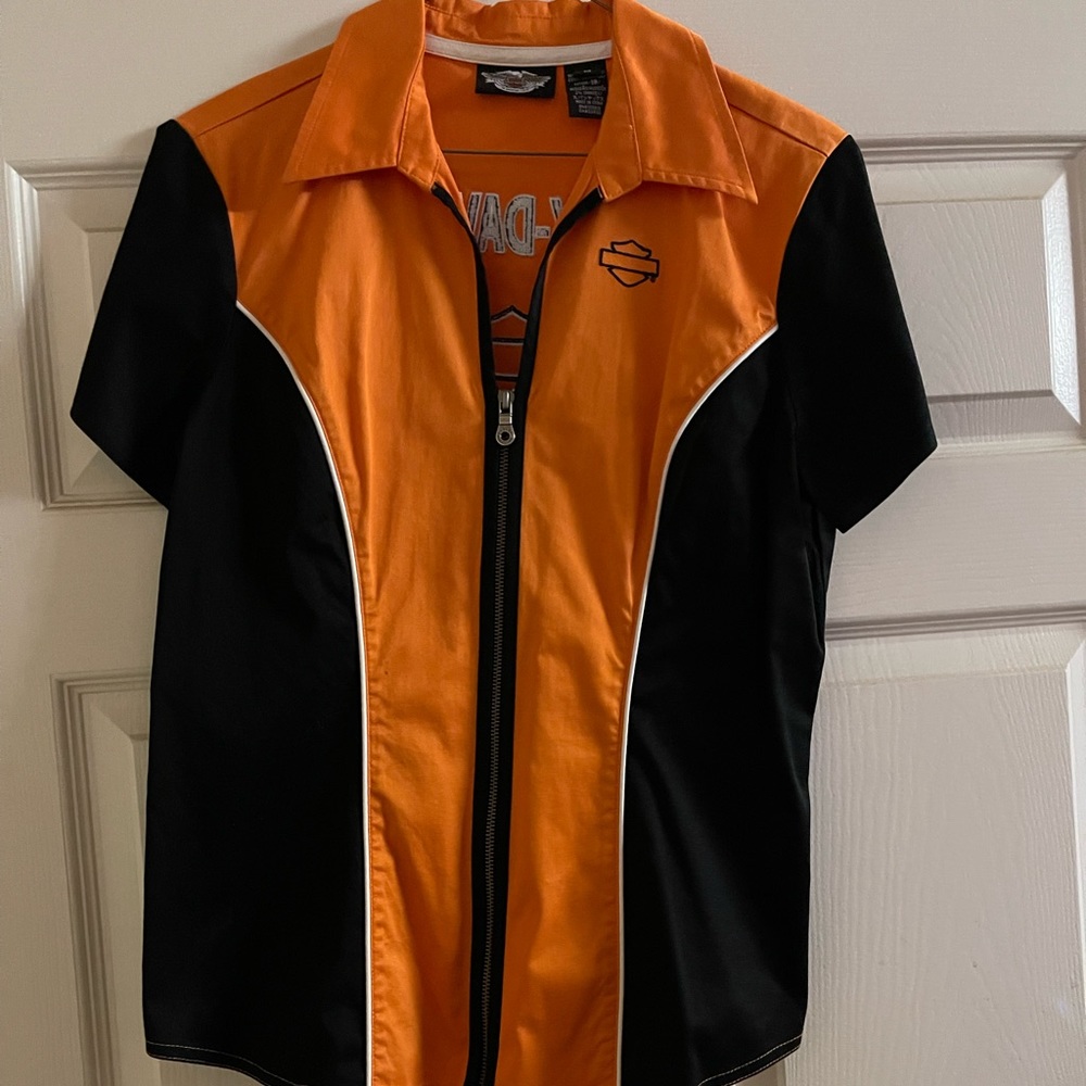 Like New-Women Harley Davidson Zip Up Shirt.